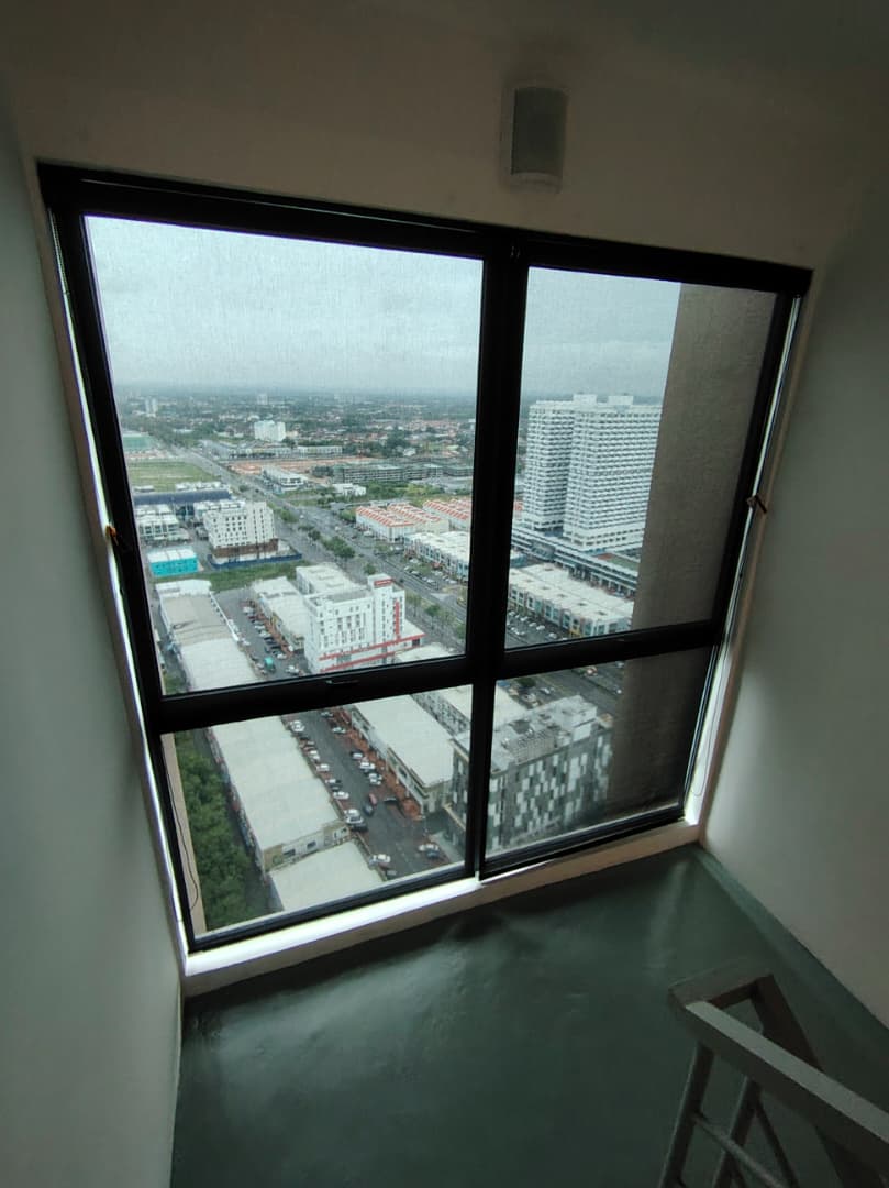 SUNSCREEN ROLLER BLIND